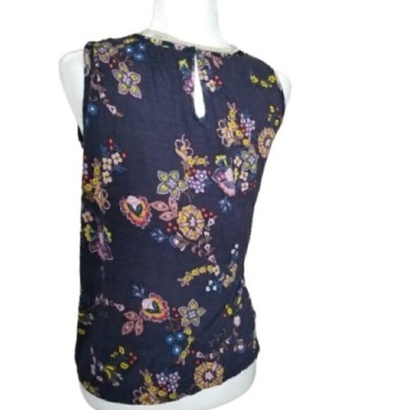 4/$23 LOFT Navy Floral Sleeveless Mixed Media Top - Picture 3 of 5